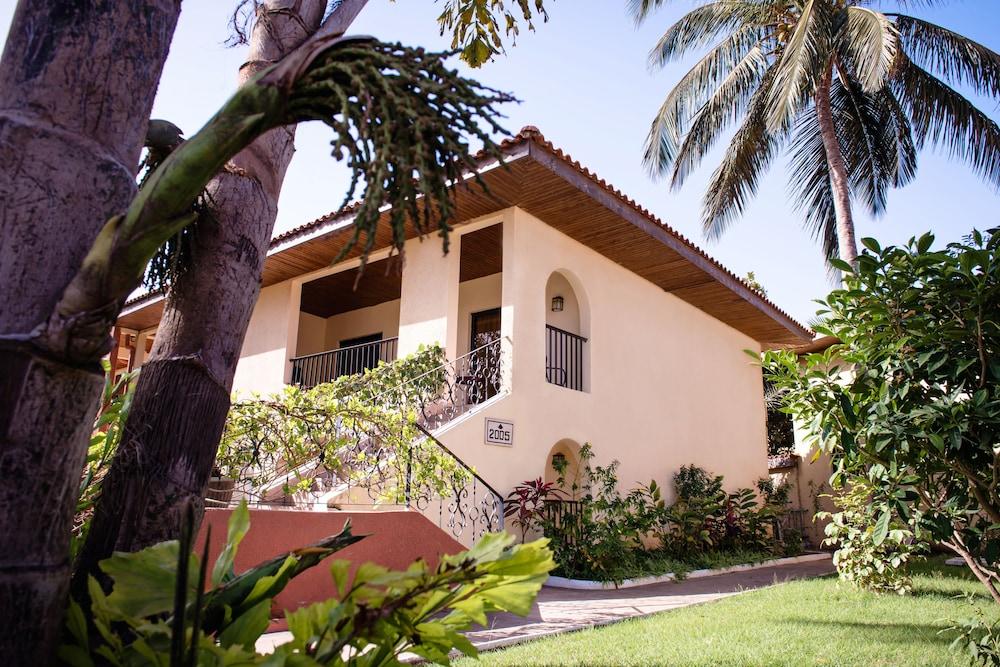 Ocean Bay Hotel & Resort Bakau 外观 照片