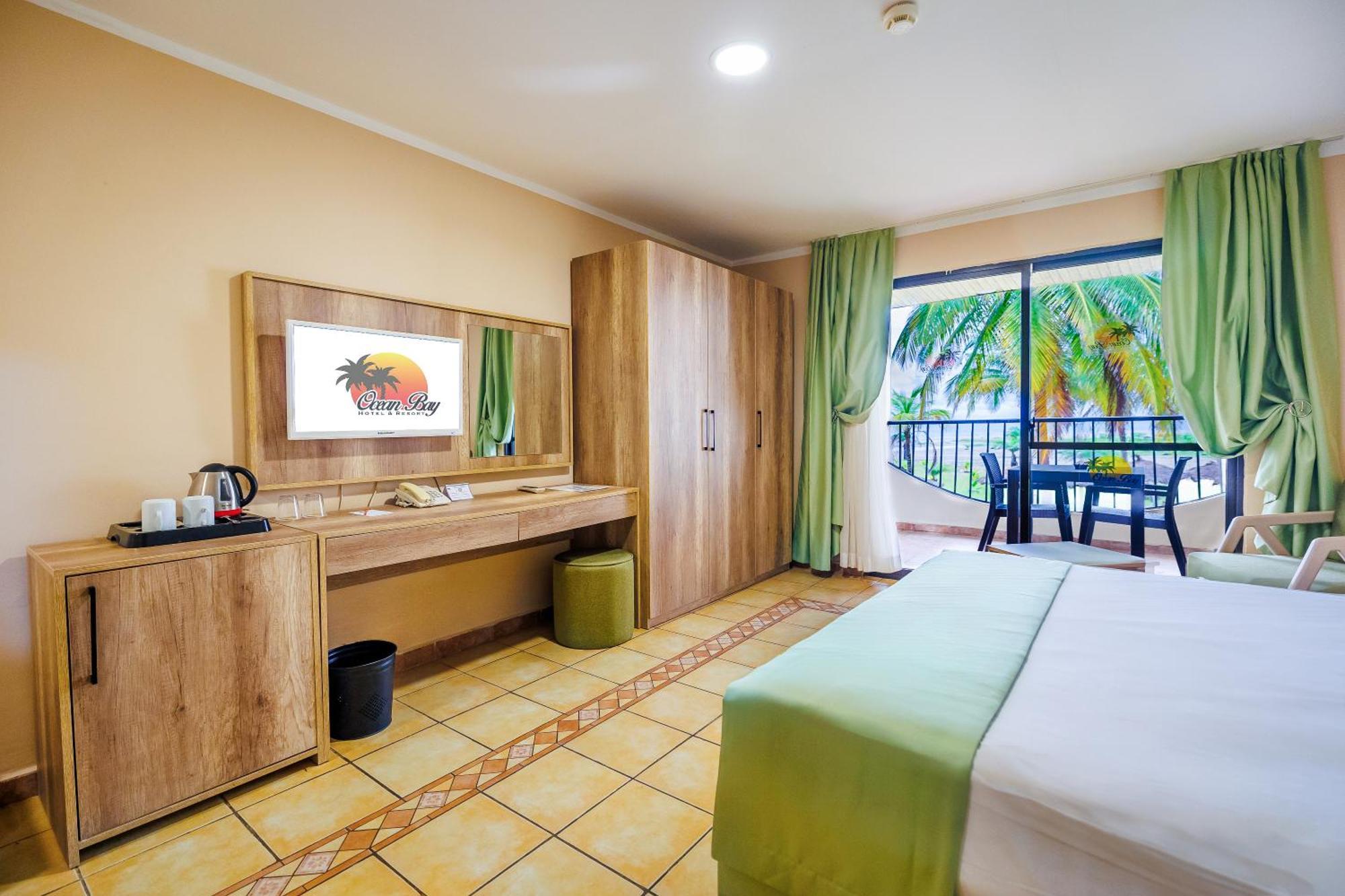Ocean Bay Hotel & Resort Bakau 外观 照片