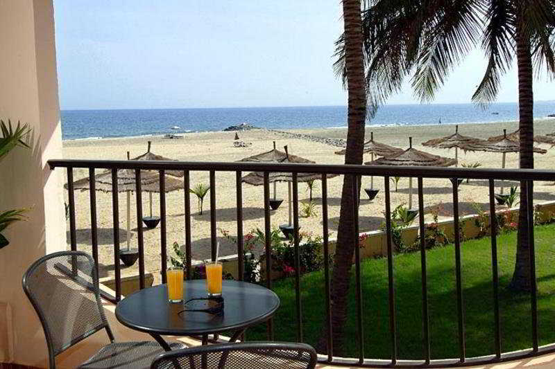 Ocean Bay Hotel & Resort Bakau 外观 照片