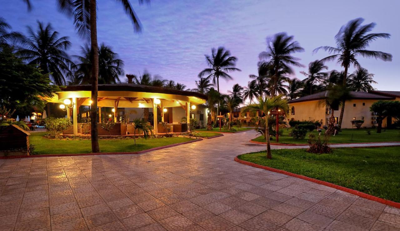Ocean Bay Hotel & Resort Bakau 外观 照片
